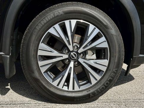 Used 2022 Nissan Rogue SV image 37