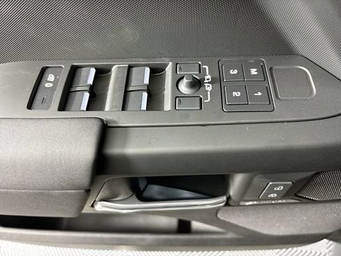 Used 2026 Land Rover Defender 110 S AWD/4WD image 19