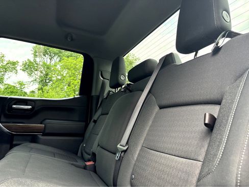 Used 2022 Chevrolet Silverado 1500 RST AWD/4WD image 13