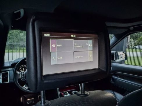 Used 2018 Land Rover Discovery HSE Luxury AWD/4WD image 12