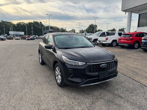 Used 2024 Ford Escape Active w/ Cold Weather Package FWD image 1
