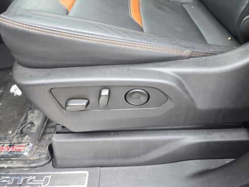 Used 2024 GMC Sierra 1500 AT4 w/ Technology Package image 21