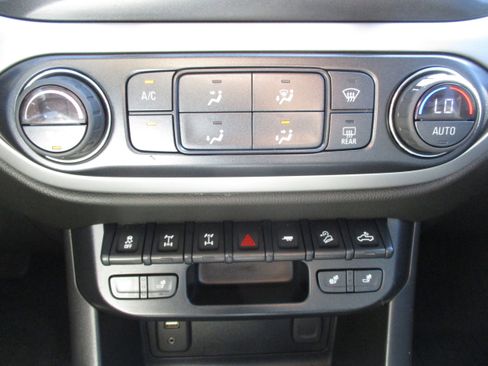 Used 2018 Chevrolet Colorado ZR2 AWD/4WD image 24