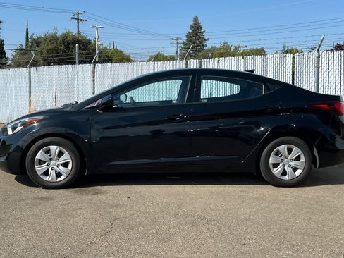 Used 2016 Hyundai Elantra SE FWD image 2