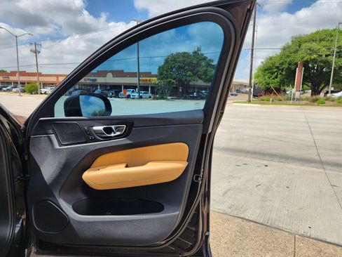 Used 2019 Volvo XC60 T5 Inscription w/ Protection Package Premier image 15