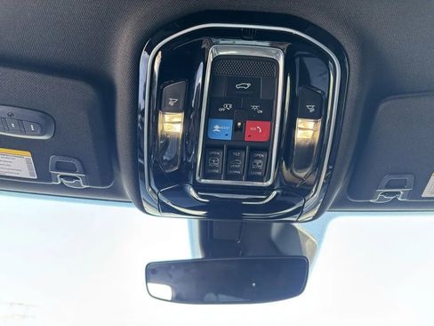 Used 2022 Jeep Grand Cherokee Summit w/ Luxury Tech Group V image 18