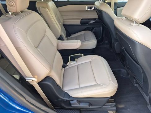 Used 2020 Ford Explorer XLT w/ Equipment Group 202A AWD/4WD image 20