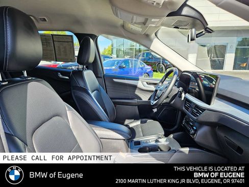 Used 2024 Ford Escape Platinum AWD/4WD image 11