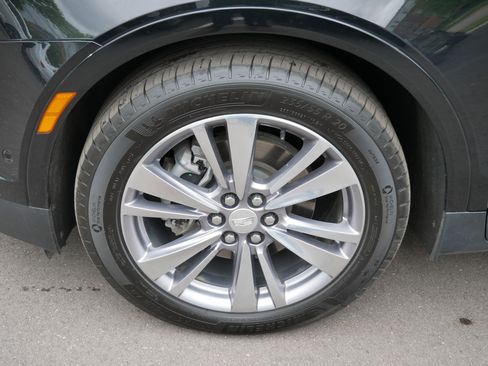 Used 2023 Cadillac XT5 Premium Luxury w/ Technology Package AWD/4WD image 4
