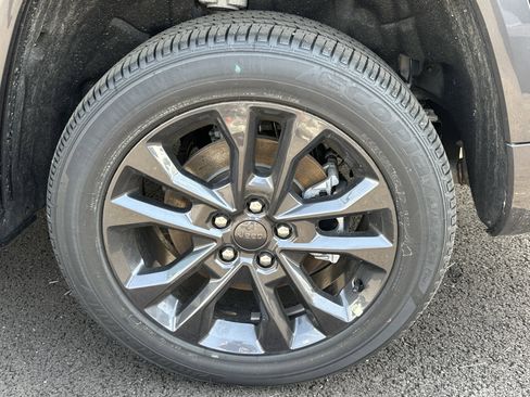 New 2026 Jeep Grand Cherokee L Limited AWD/4WD image 33