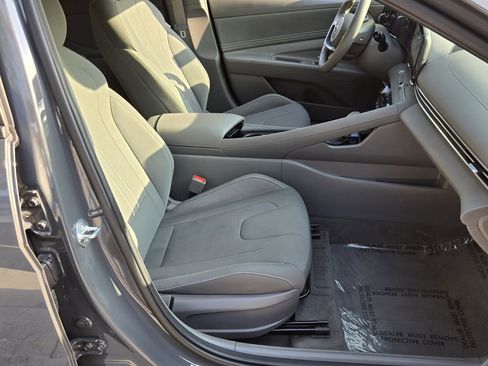 Used 2023 Hyundai Elantra SEL w/ Convenience Package FWD image 13