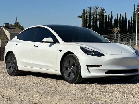 Used 2023 Tesla Model 3 Standard Range RWD image 10