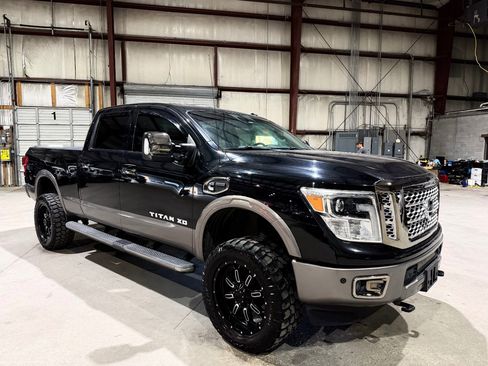 Used 2019 Nissan Titan Platinum Reserve w/ Platinum Utility Package image 2