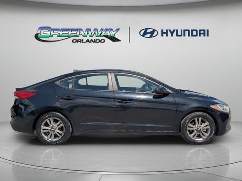 Used 2017 Hyundai Elantra SE FWD image 9