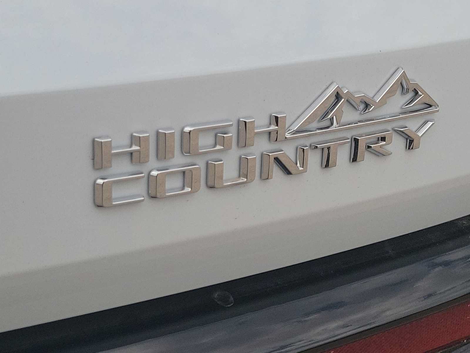 New 2026 Chevrolet Traverse High Country w/ LPO, Floor Liner Package FWD image 11