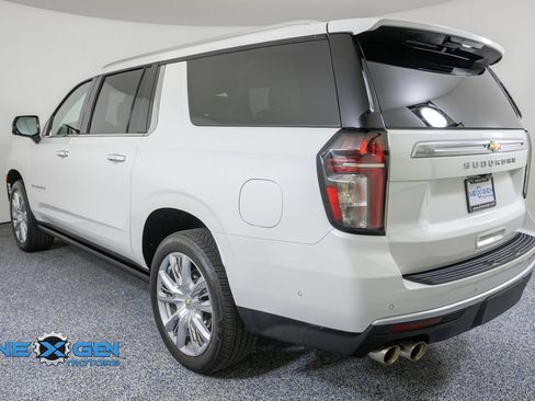Used 2024 Chevrolet Suburban High Country w/ Advanced Technology Package AWD/4WD image 5