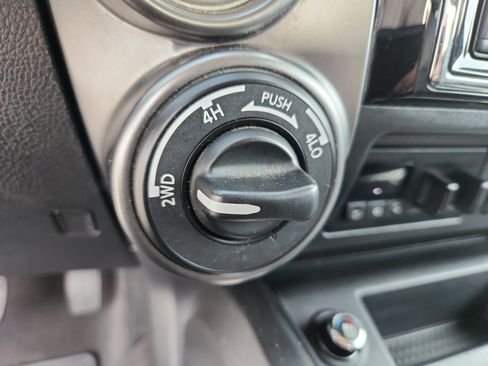 Used 2017 Nissan Titan Platinum Reserve image 33