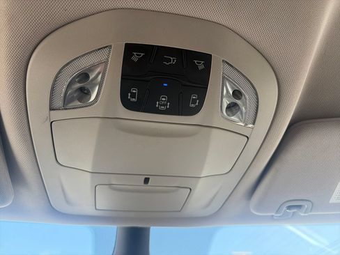 Used 2023 Chrysler Voyager LX FWD image 32