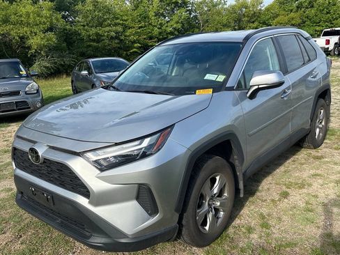 Used 2024 Toyota RAV4 XLE AWD/4WD image 10