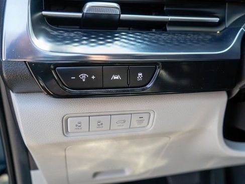 Used 2024 Kia Carnival SX Prestige FWD image 32
