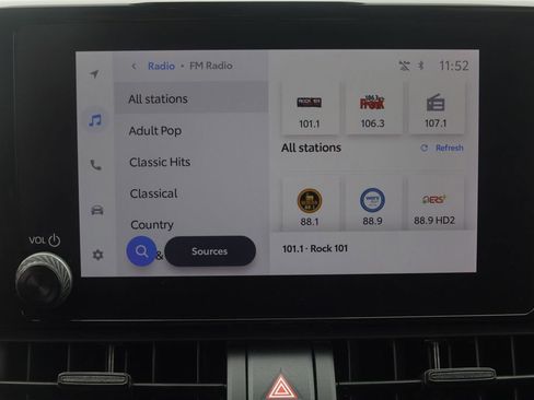 Used 2025 Toyota RAV4 XLE AWD/4WD image 5