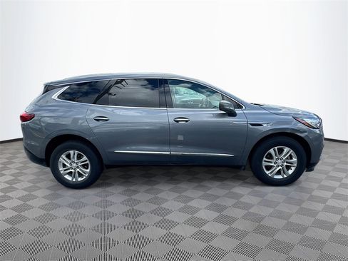 Used 2020 Buick Enclave Essence image 4