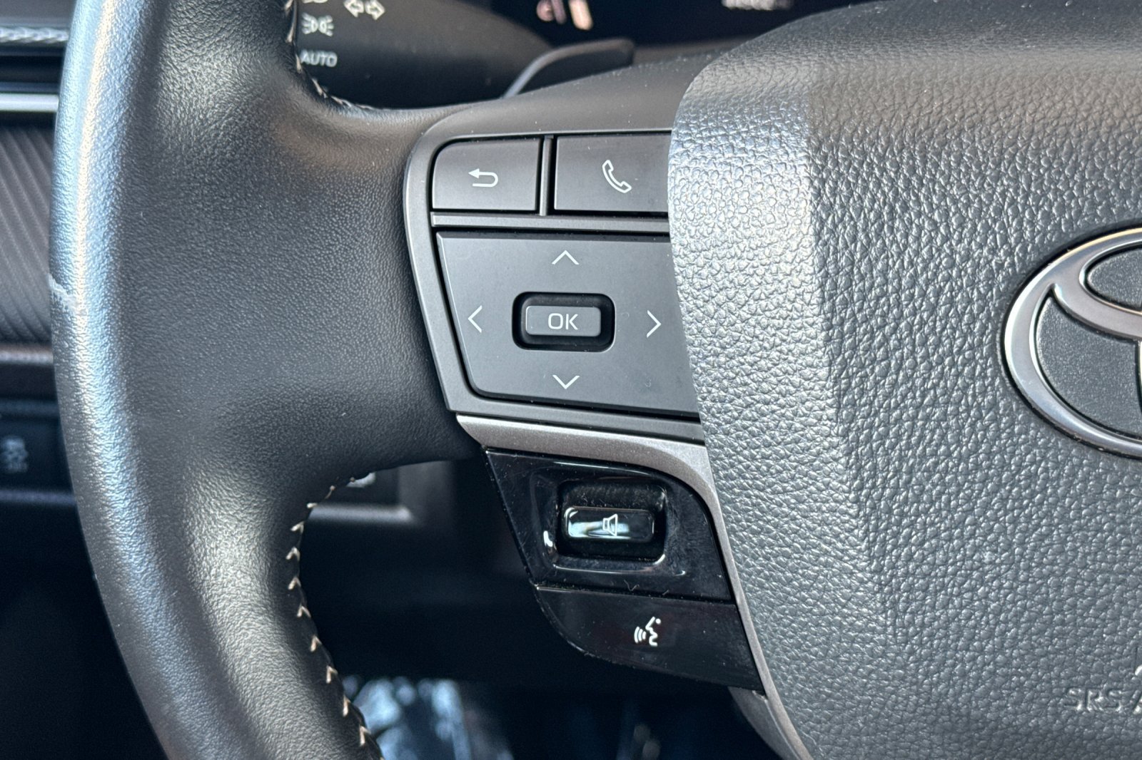 Certified 2025 Toyota Camry SE FWD image 28