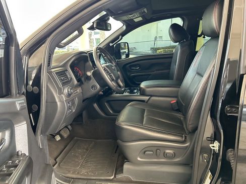 Used 2021 Nissan Titan PRO-4X w/ Pro-4x Convenience Package AWD/4WD image 6