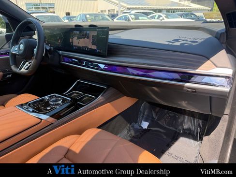 Used 2025 BMW 740i xDrive AWD/4WD image 30