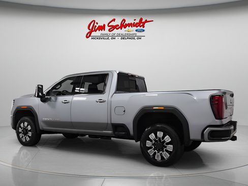 Used 2024 GMC Sierra 2500 Denali w/ Denali Reserve Package AWD/4WD image 4