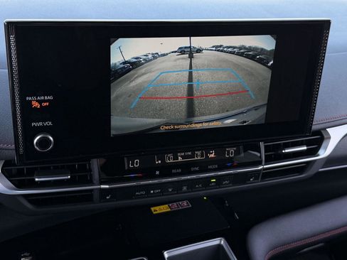 Used 2025 Toyota Sienna XSE w/ XSE Plus Package image 14