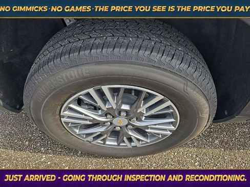 Used 2025 Chevrolet Traverse LT FWD image 10