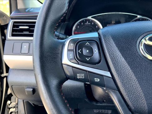 Used 2017 Toyota Camry SE FWD image 23