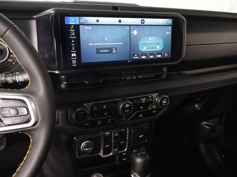 Used 2024 Jeep Wrangler Unlimited Sahara w/ Dual Top Group AWD/4WD image 5