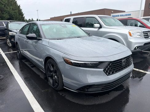 Used 2023 Honda Accord Sport image 4