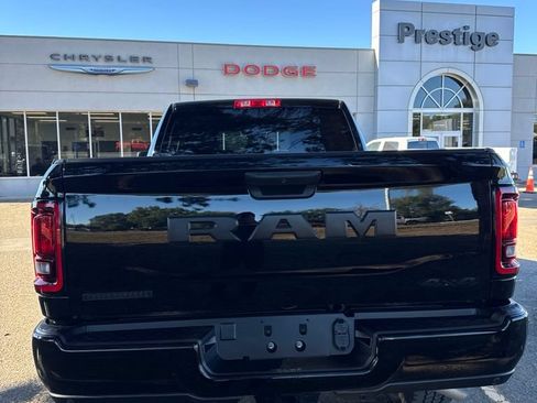 Used 2025 RAM 2500 Big Horn AWD/4WD image 3