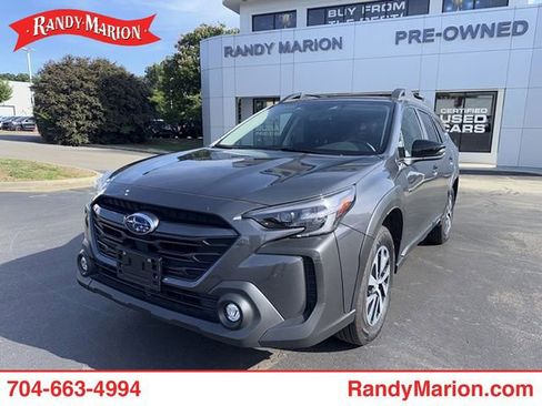 Used 2025 Subaru Outback Premium AWD/4WD image 1