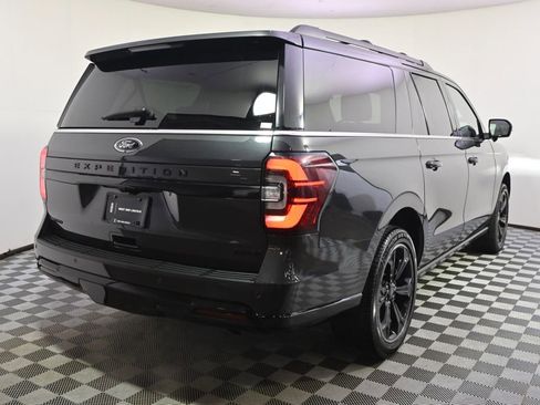 Used 2022 Ford Expedition Max Limited image 6