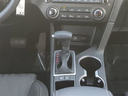 Used 2020 Kia Sportage LX image 19