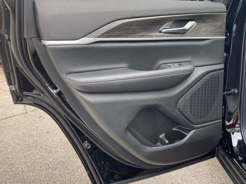 New 2025 Jeep Grand Cherokee Limited image 13