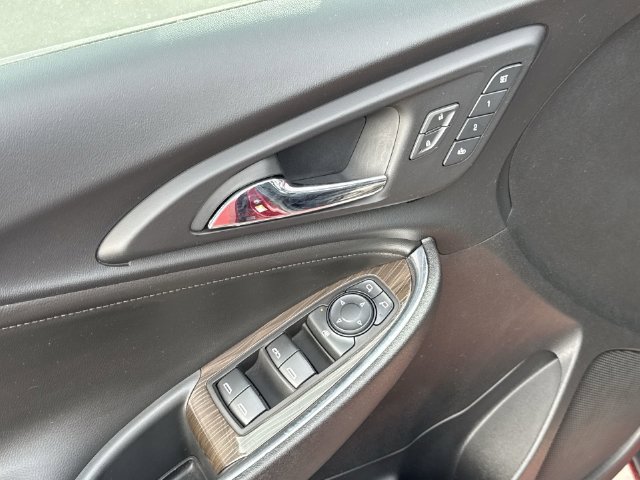 Certified 2019 Chevrolet Malibu Premier w/ Sun and Wheel Package FWD image 24