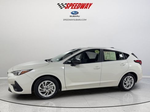 Certified 2025 Subaru Impreza 2.0i image 4