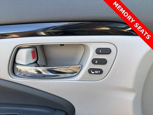 Used 2022 Honda Pilot Touring image 18