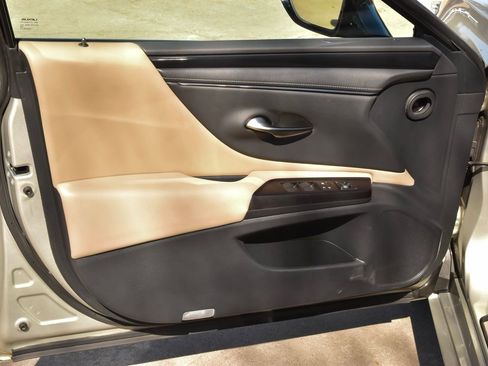 Used 2019 Lexus ES 350 350 w/ Accessory Package 2 image 34