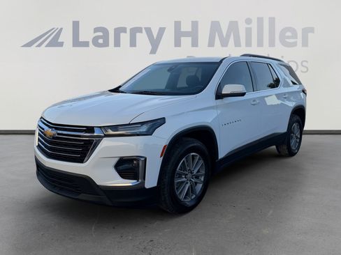Used 2022 Chevrolet Traverse LT FWD image 1