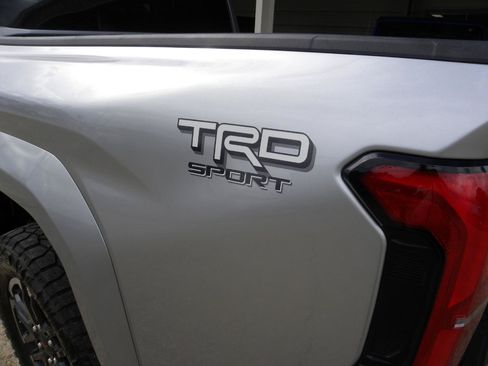 Used 2024 Toyota Tacoma 4x4 Double Cab image 10