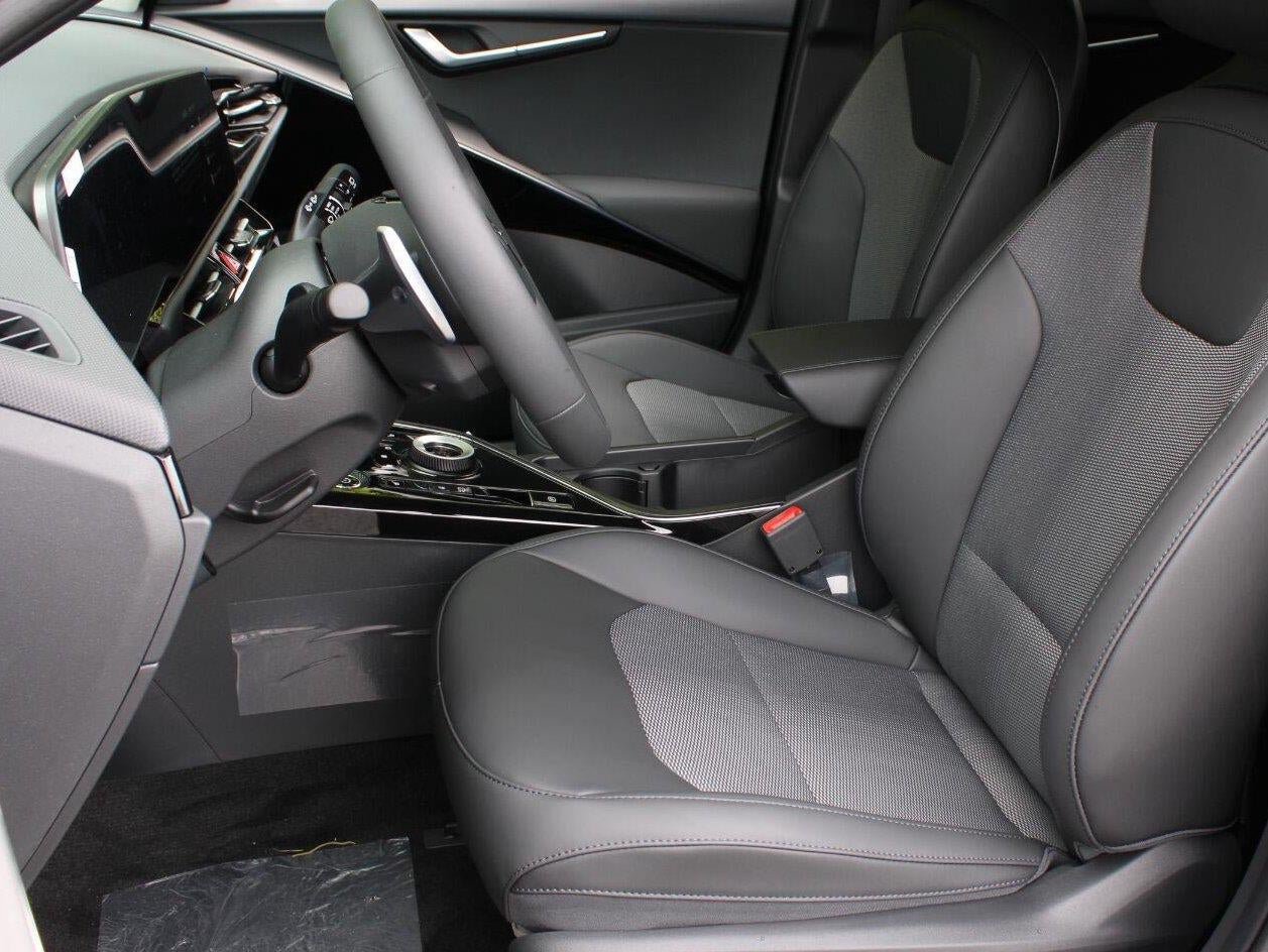 New 2026 Kia Niro Wind FWD image 20