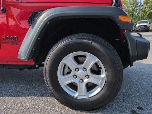Used 2021 Jeep Wrangler Sport AWD/4WD image 10