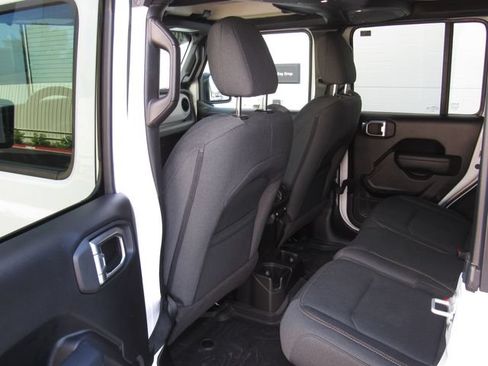 Used 2024 Jeep Wrangler Unlimited Sport AWD/4WD image 13