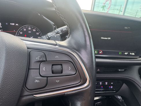 Used 2022 Buick Envision Avenir w/ Technology Package II image 15